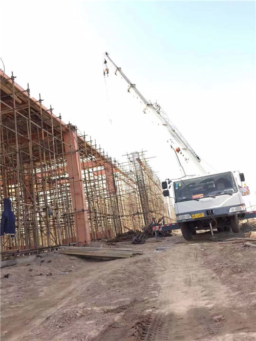 澜沧县25 吨、50 吨吊车怎么选？多大重量 / 半径适合对应车型？